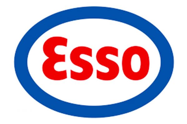 Esso and Punjabi Dhaba Restaurant (Nipigon)